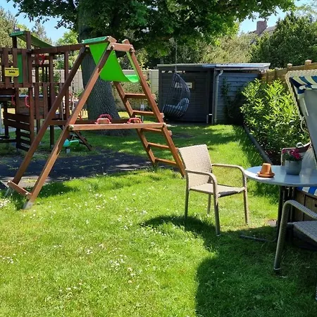 Captain Pahlen Апарт-отель Цингст