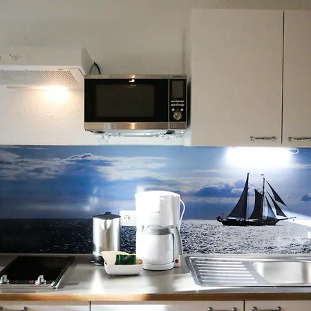 Captain Pahlen Апарт-отель Цингст