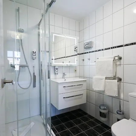 Captain Pahlen Цингст